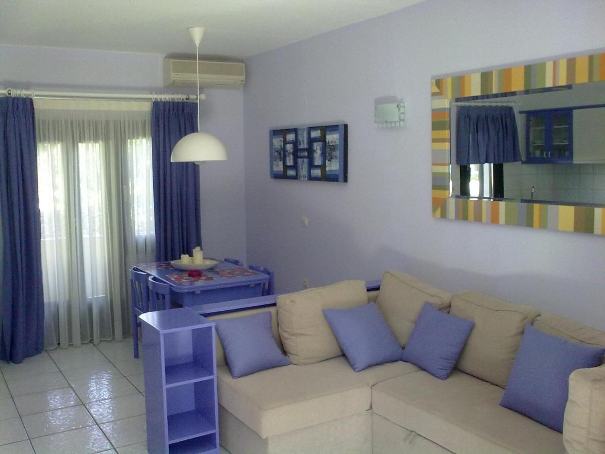 Elia Apartments Áfitos Chambre photo