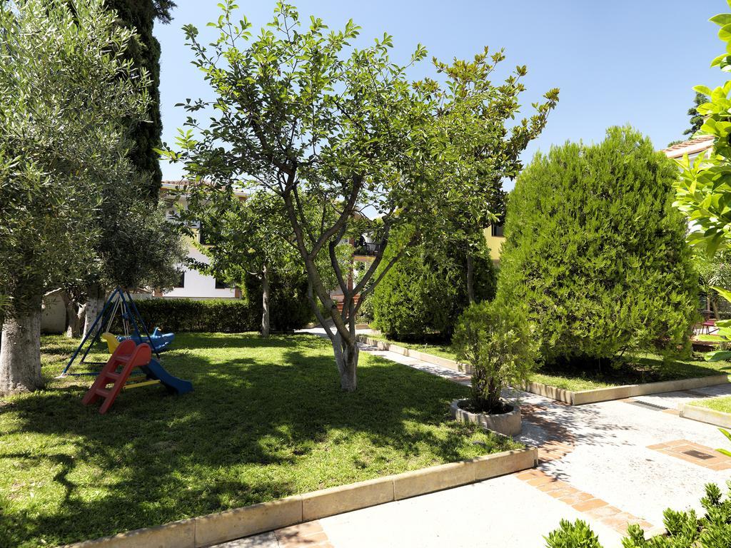 Elia Apartments Áfitos Extérieur photo